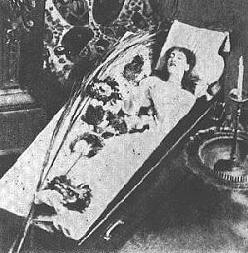 Sarah Bernhardt and her coffin